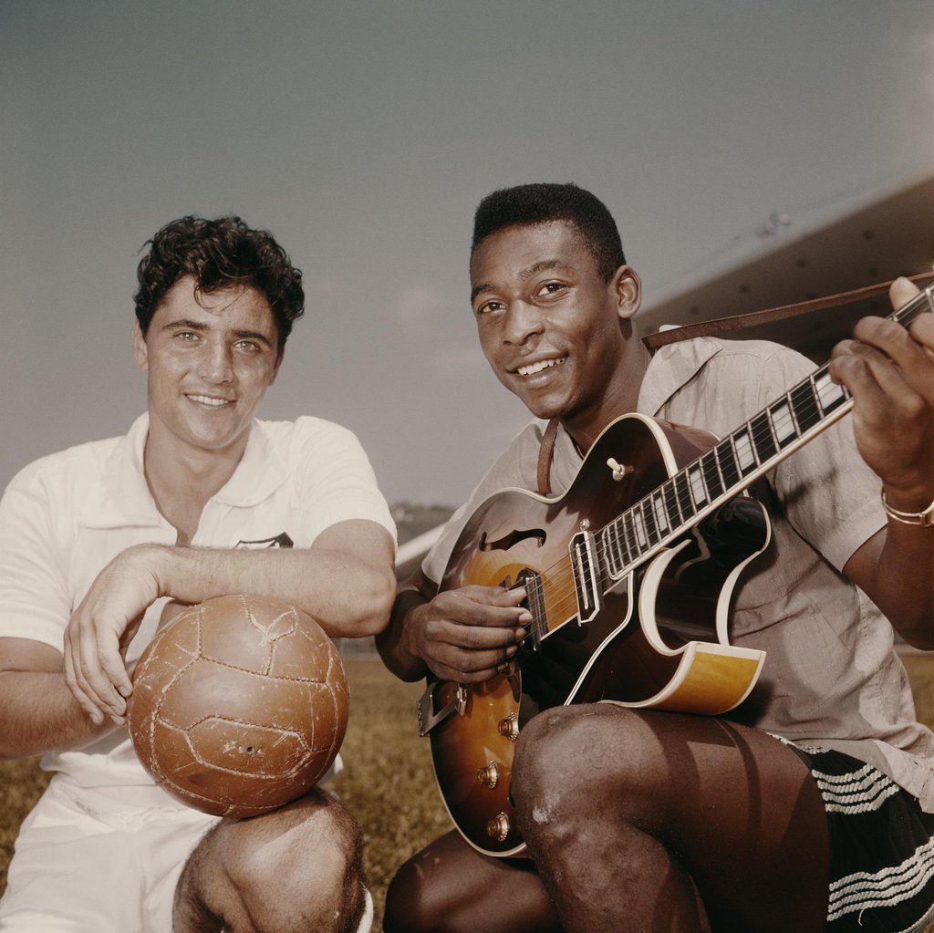 Pelé et Sacha Distel (sisi)